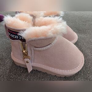 Hobibear Cozy Pink Toddler Girl Booties Size 6.5 NWOT